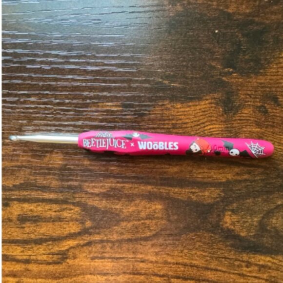 *Limited Edition* The Woobles Beetlejuice Lydia Deetz Crochet Hook - Never Used - Picture 1 of 2